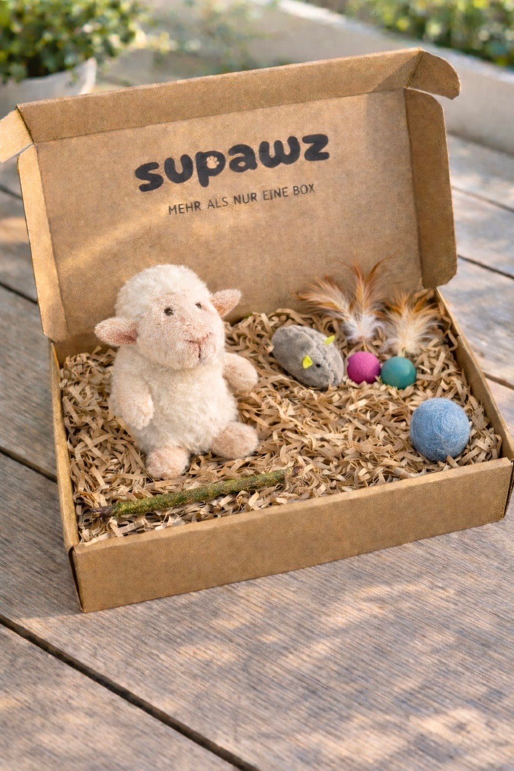 Supawz Mini Box - Schaf Edition - | Katzen Geschenkbox mit Katzenminze & Spielzeug